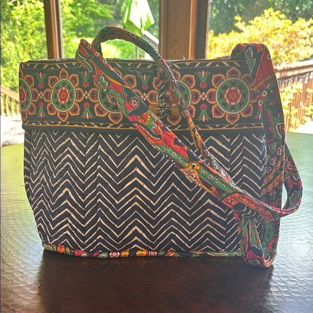 Like New Vera Bradley Navy and Cream Chevron/Paisley reversible Tote